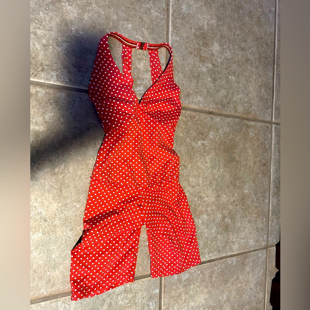 Sexy booty scrunch jumpsuit shorts backless red and white he polka dot